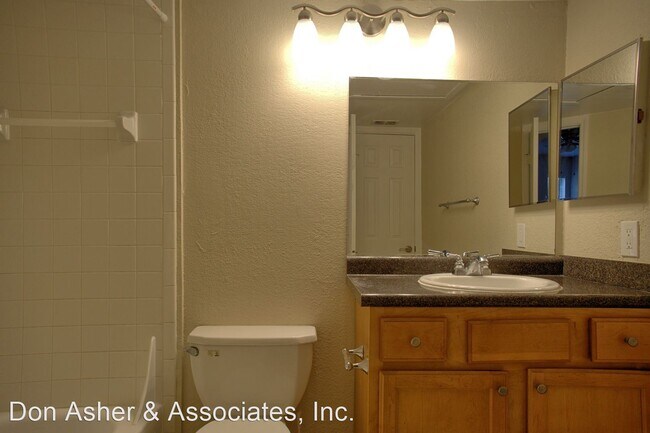 Building Photo - 2 br, 1 bath House - 465 Forestway Circle ...