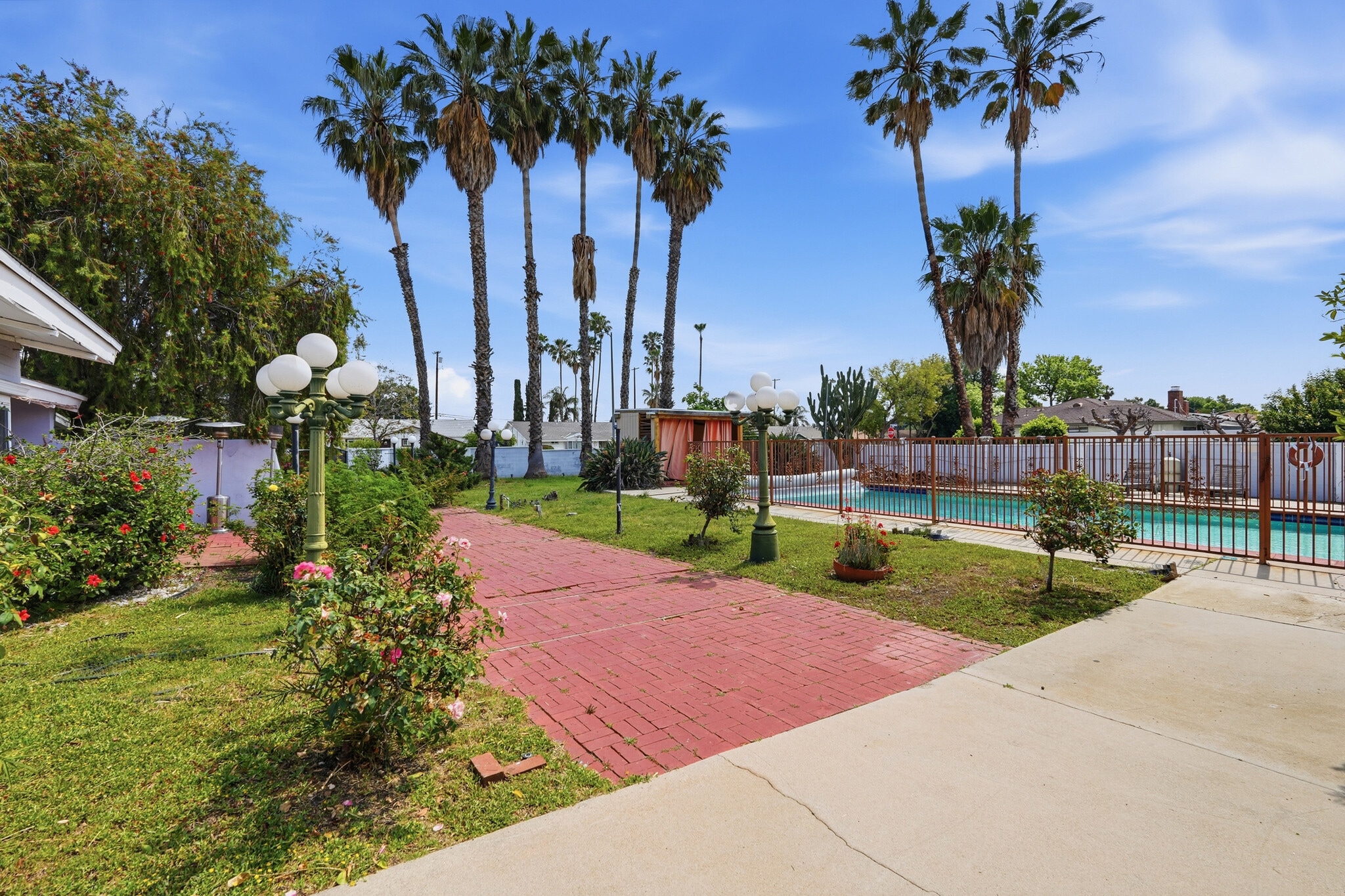 Building Photo - 8647 Corbin Ave