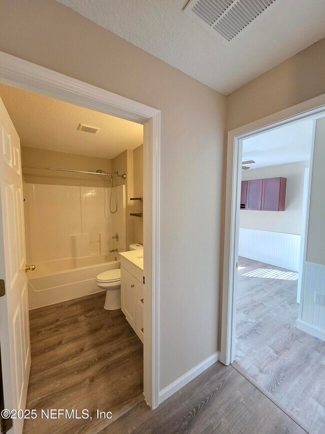 Building Photo - 440 S Aberdeenshire Dr