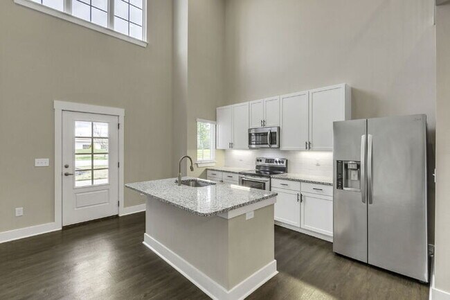Building Photo - Modern 2-Bed, 2.5-Bath Townhouse Gem with ...
