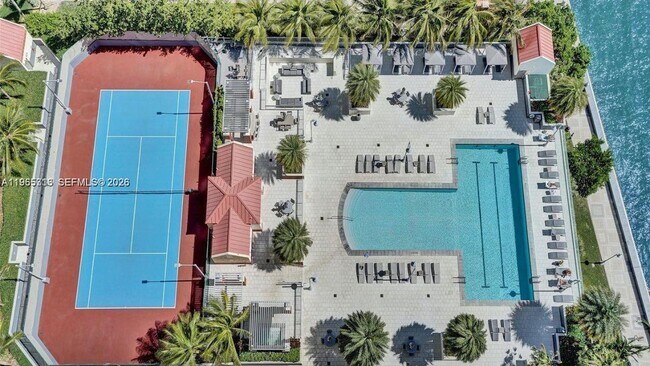 Building Photo - 1155 Brickell Bay Dr