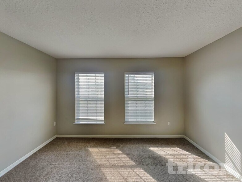 Building Photo - 76589 Longleaf Loop