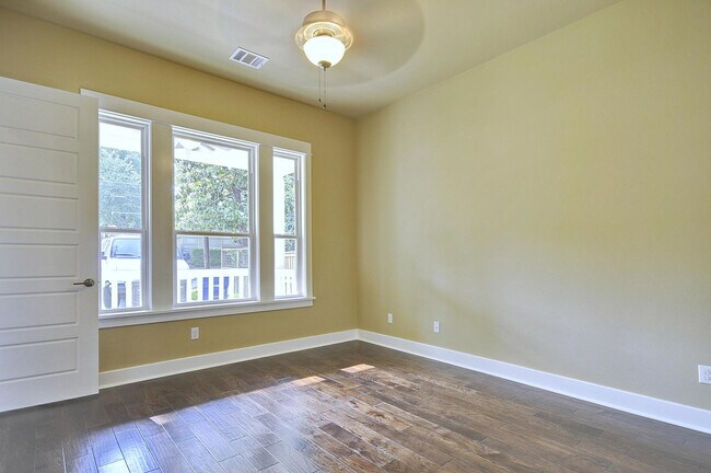 Building Photo - UT PRE-LEASE: 2011 Constructed Custom West...