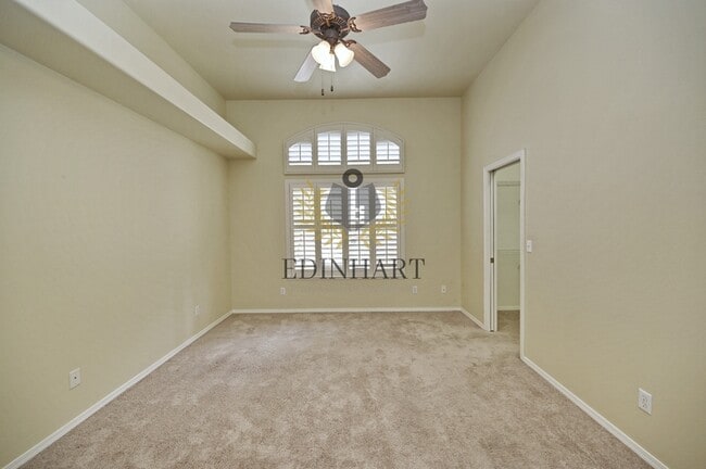 Building Photo - 3750 W Vincent Ln