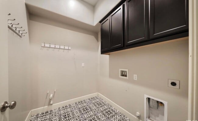 Building Photo - 9200 Rancho Viejo Dr