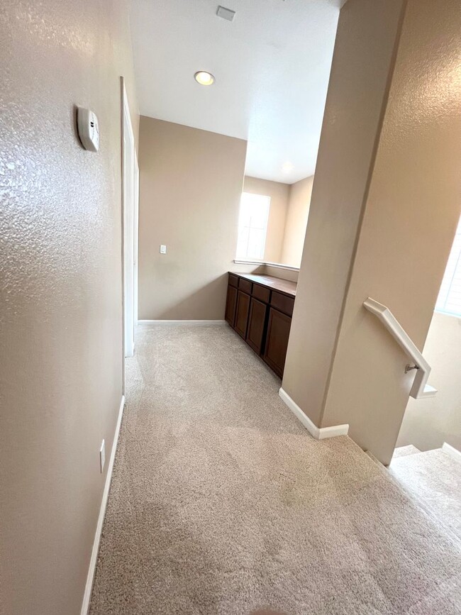 Building Photo - Modesto: $2529  3 bedroom 2.5 bath well ma...