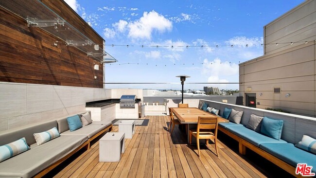 Building Photo - 1755 Ocean Ave