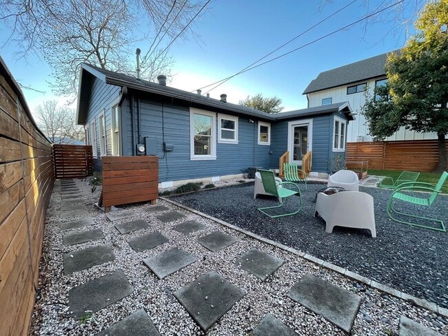 Building Photo - 304 Nelray Blvd