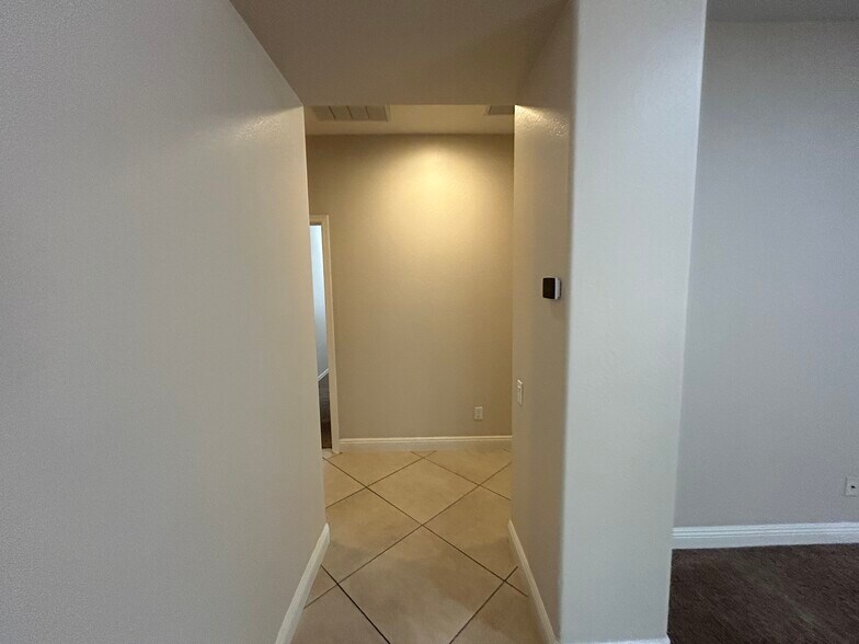 Building Photo - 5317 W Buckskin Trl