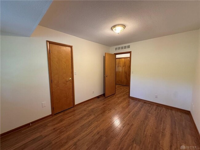 Building Photo - 2162 Willowgrove Ave