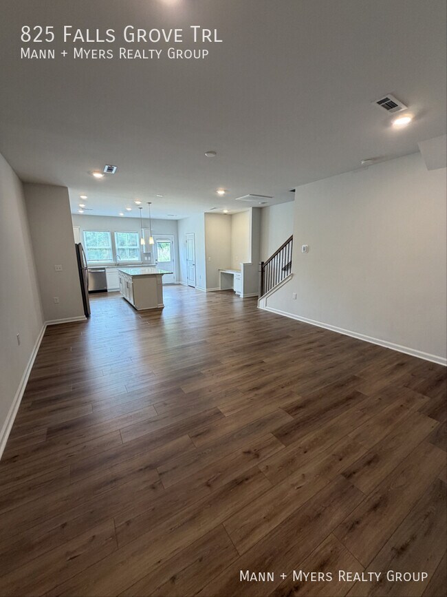Building Photo - 825 Falls Grove Trl
