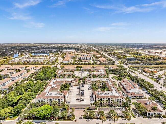 Building Photo - 4303 Renaissance Way