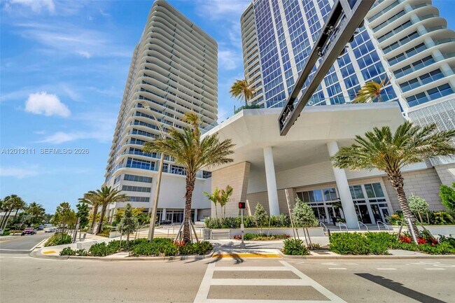 Building Photo - 153 N Seabreeze Blvd
