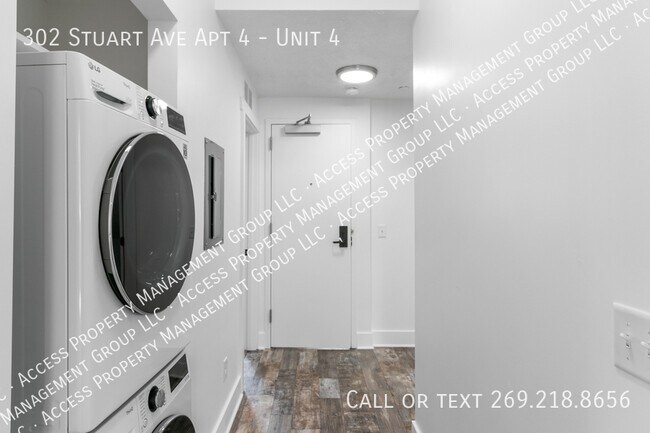 Building Photo - 302 Stuart Ave
