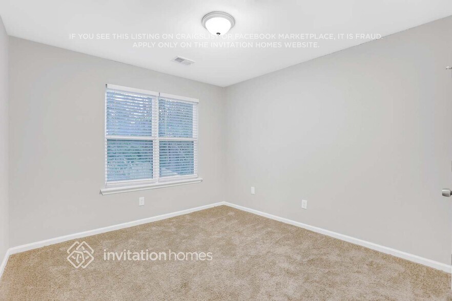 Building Photo - 5120 N Woodbridge Trail