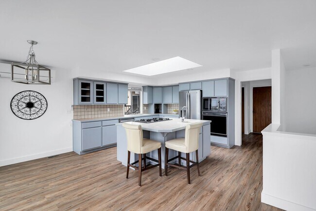 Building Photo - 2 Bed 2 Bath - View Home - Mariner Cove - Pet Friendly