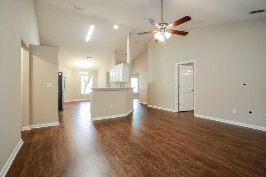 Building Photo - 1563 Bay Harbor Dr