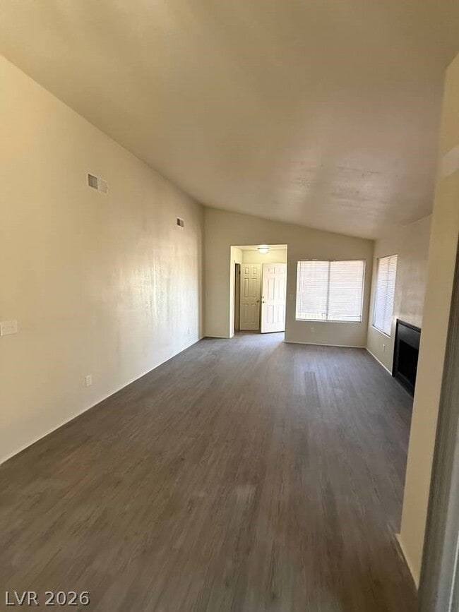 Building Photo - 5483 Requa Ave