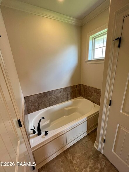 Building Photo - 204 Crenshaw Dr