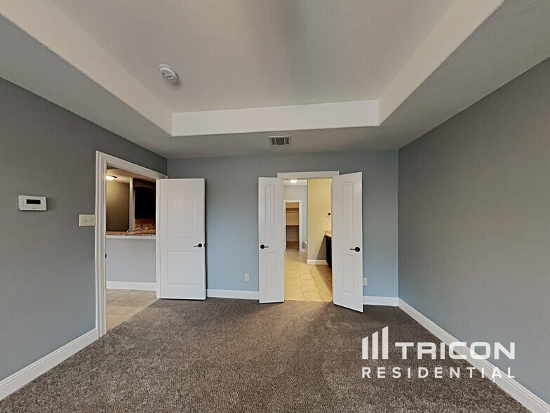 Building Photo - 2525 Sabine Cir