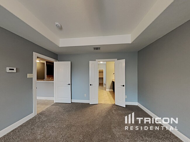 Building Photo - 2525 Sabine Cir