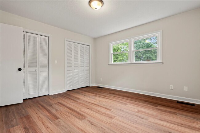 Building Photo - 511 Arbor Dr
