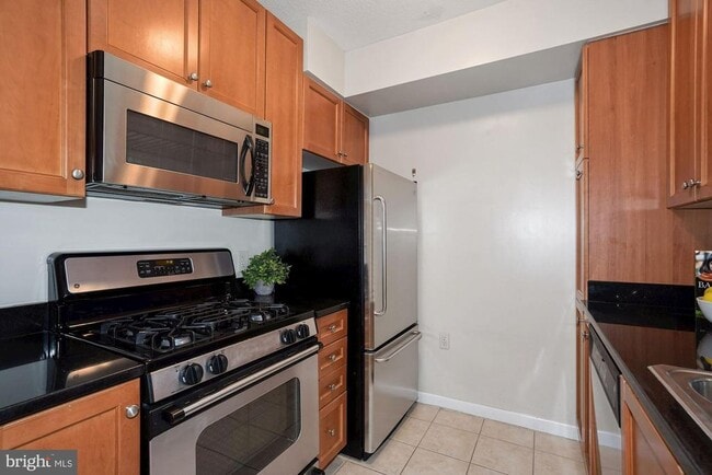 Building Photo - 851 N Glebe Rd