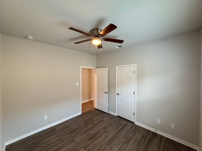 Building Photo - 3bd 2ba in Prime Location