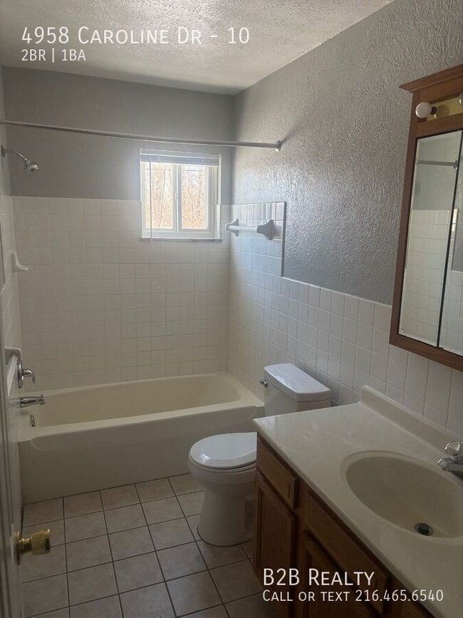 Building Photo - 4958 Caroline Dr