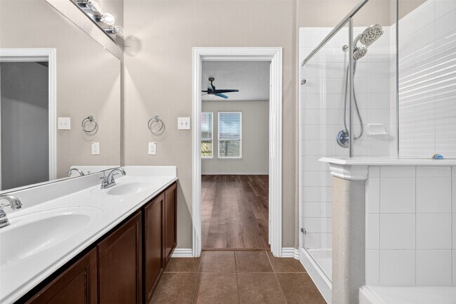 Building Photo - 2403 Summers Glen Ct