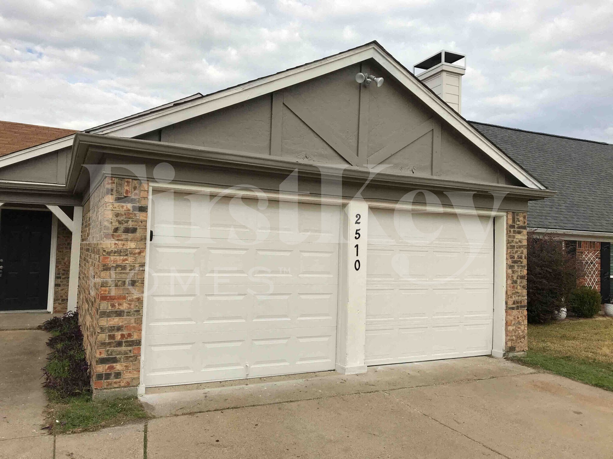 Building Photo - 2510 Bentley Dr