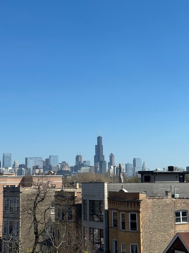 Building Photo - 2038 W Iowa St