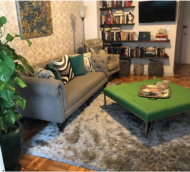Living Room - 1 Scott Cir NW