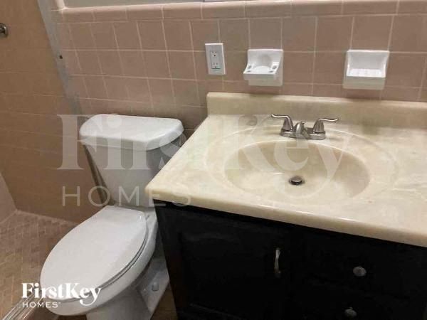 Building Photo - 581 Carlouetta Rd