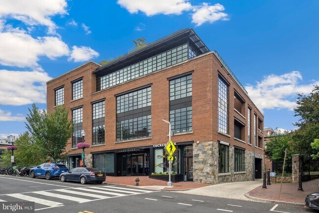 Building Photo - 1055 Wisconsin Ave NW