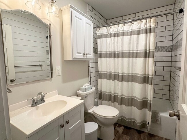 Building Photo - Winter Rental: Pirate's Cove (Pet-friendly!)