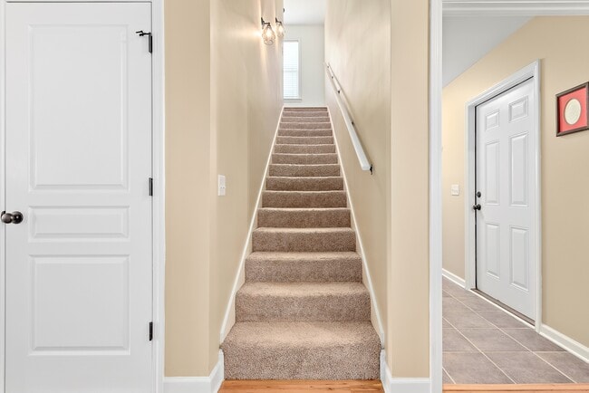 Building Photo - 304 Squirrel Hollow