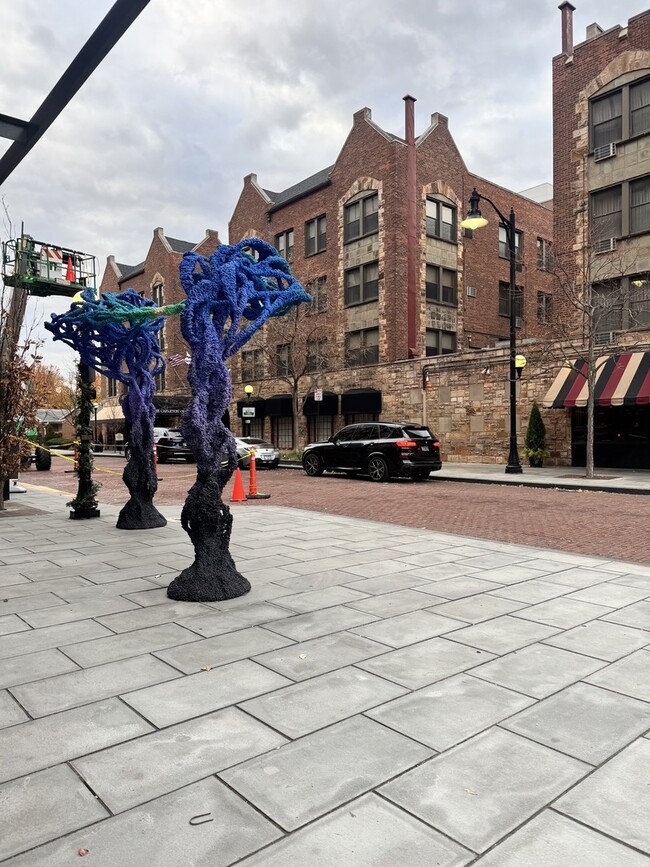 Building Photo - 201 S Maple Ave