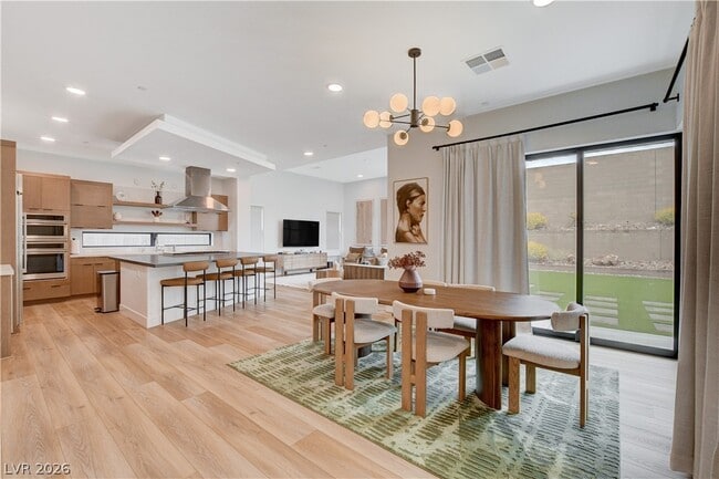 Building Photo - 779 Willits St