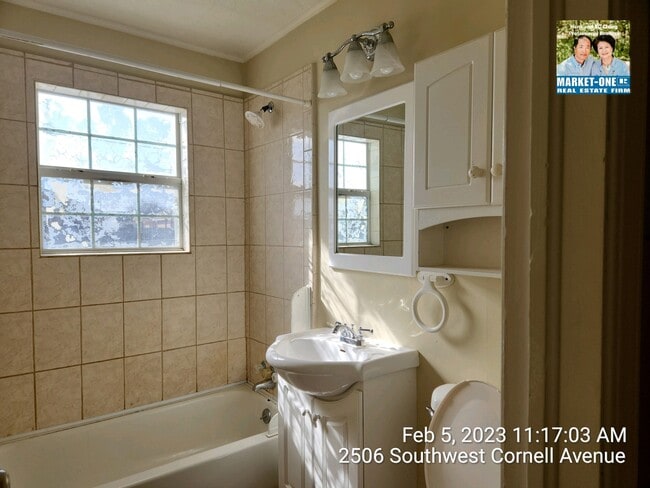 Building Photo - 2506 SW Cornell Ave
