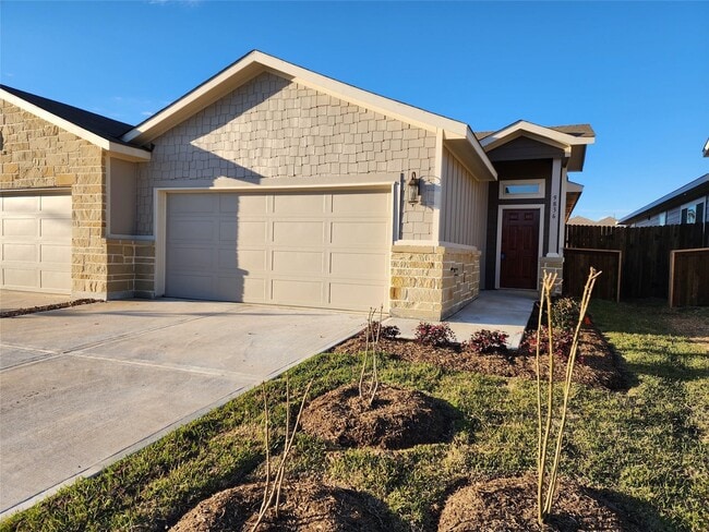 Building Photo - 9836 Grosbeak Ln