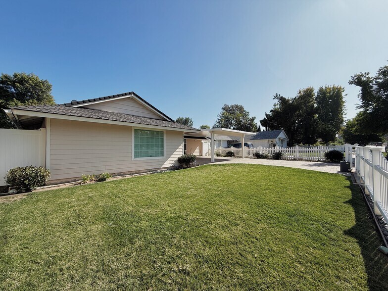 Building Photo - 5932 Cahill Ave