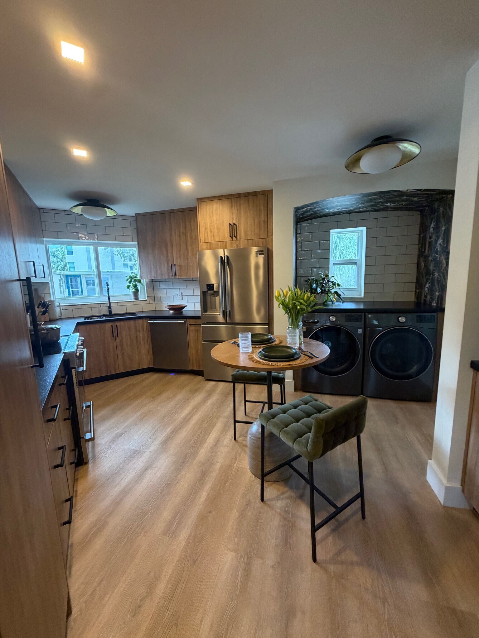 Building Photo - 818 SE 4th St