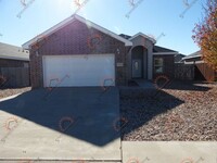 Building Photo - Beautiful 3 bedroom 2 bathroom home.