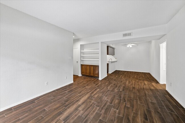 Building Photo - 11711 Memorial Dr
