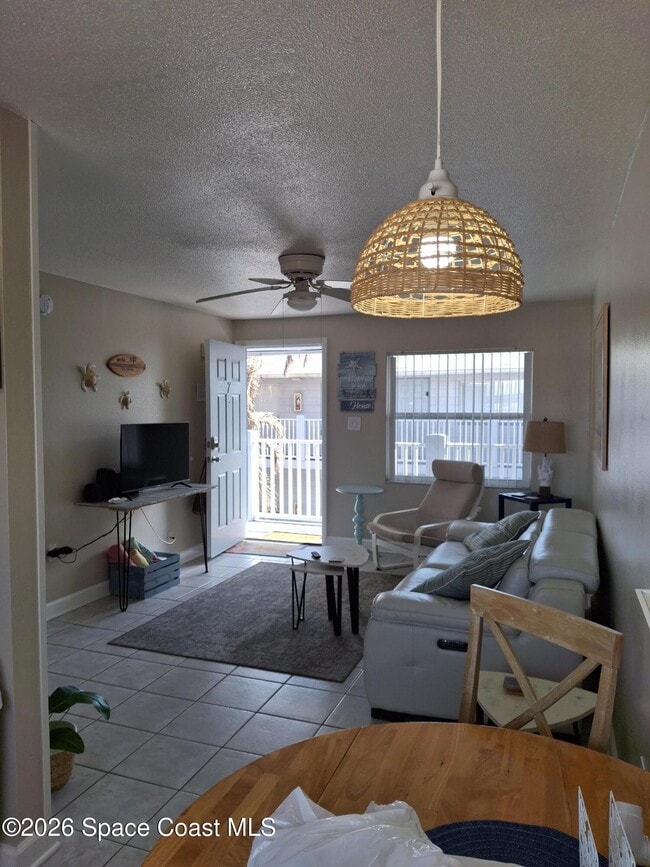 Building Photo - 7165 Ridgewood Ave