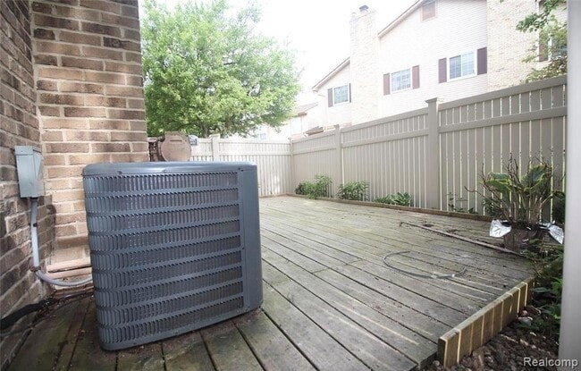 Building Photo - 21141 E Glen Haven Cir