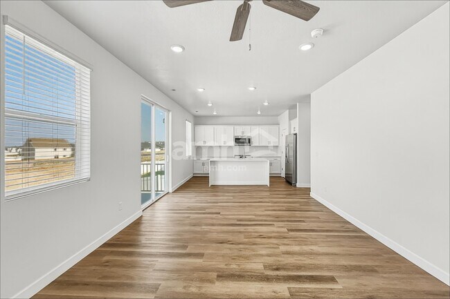 Building Photo - 1287 S Brixton Avenue