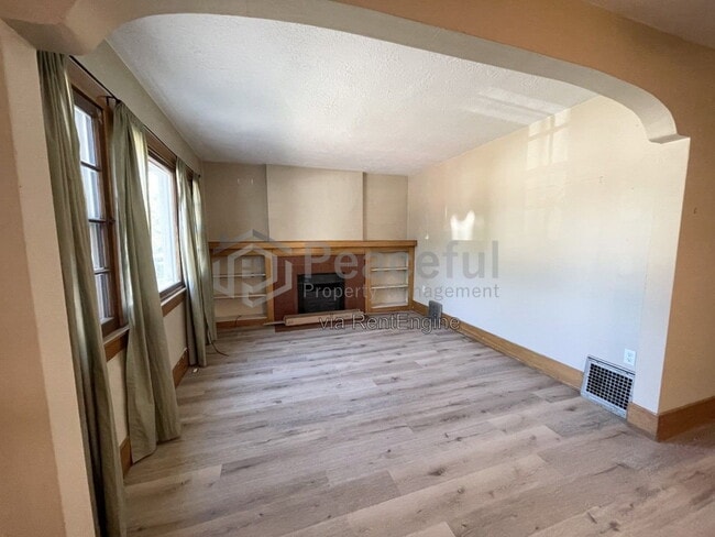 Building Photo - 1637 S 800 E