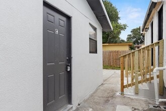 Building Photo - CLAR2406